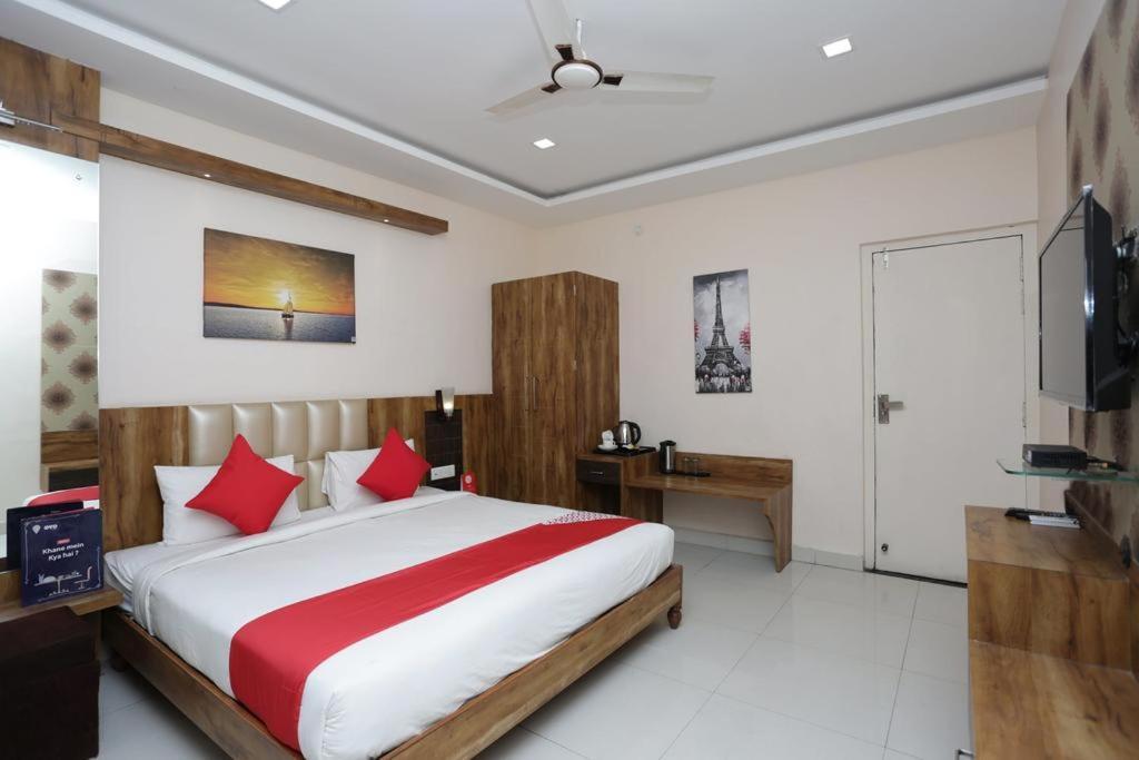 Hotel Rajmohan Palace กวาลิออร์ ภายนอก รูปภาพ